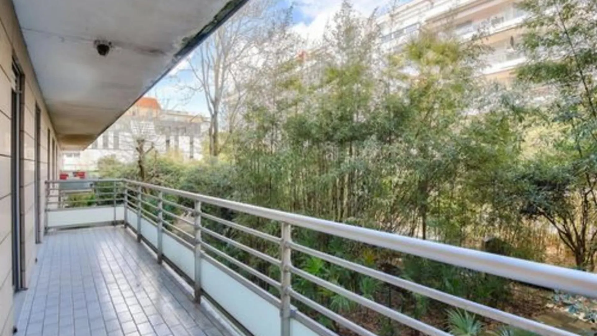 Spacious T2 - Near Tour Montparnasse Apartment