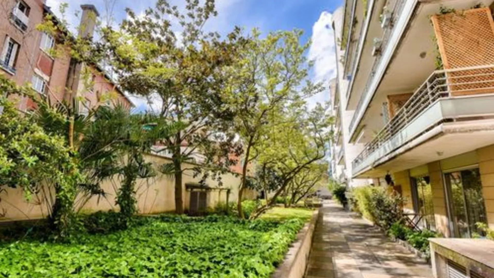 Spacious T2 - Near Tour Montparnasse Apartment *